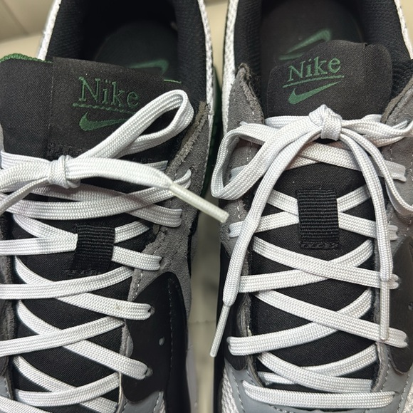 Nike Air Max Excee - Men's Size 10 (Black, Grey, Green & White) - Picture 15 of 16